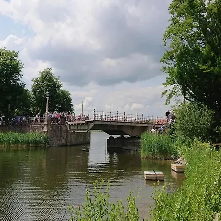 Manor Lakeside Escape * Laase