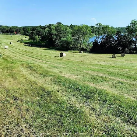 Manor Lakeside Escape * Laase