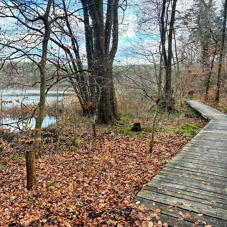 Manor Lakeside Escape Laase