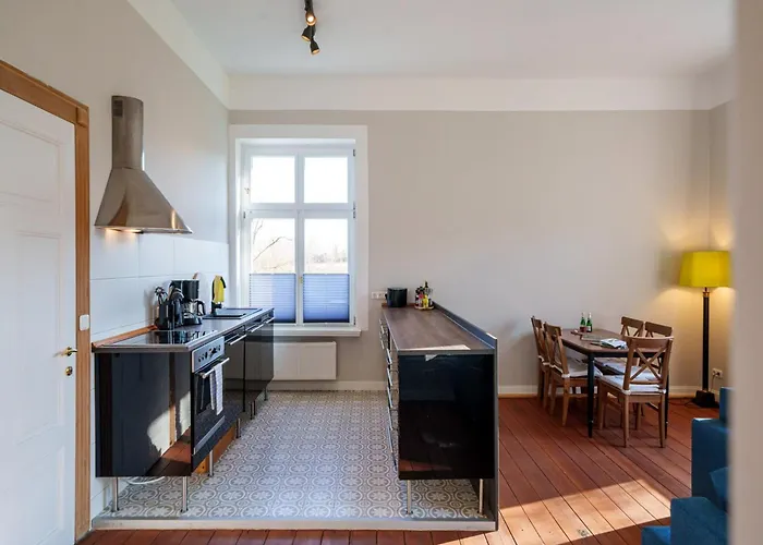 Manor Lakeside Escape 度假居 *