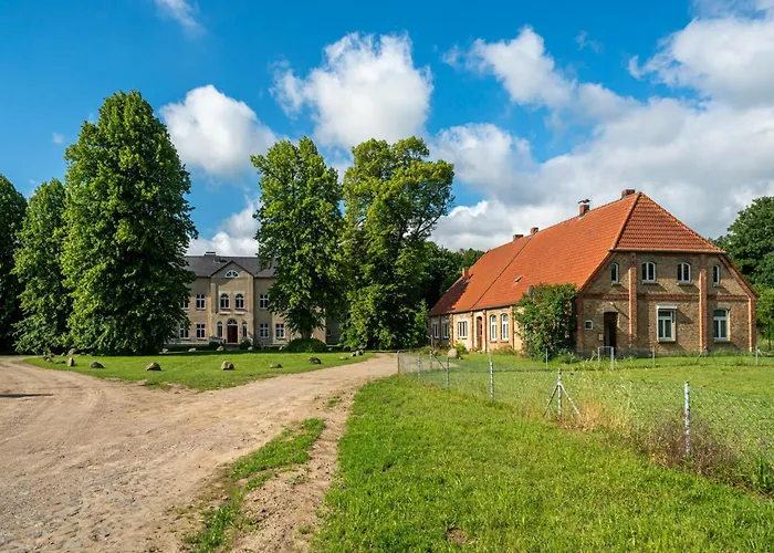 度假居 Manor Lakeside Escape Laase