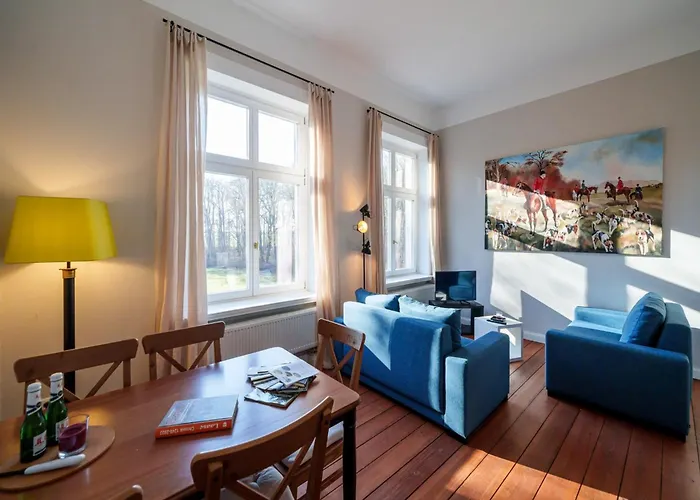 度假居 Manor Lakeside Escape