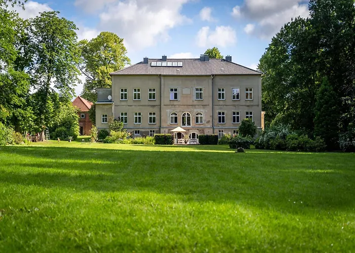 Manor Lakeside Escape 度假居 *