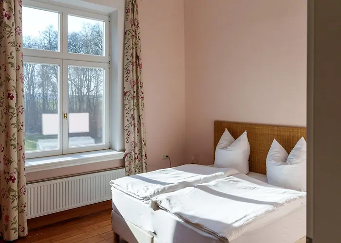 Manor Lakeside Escape 度假居 Laase