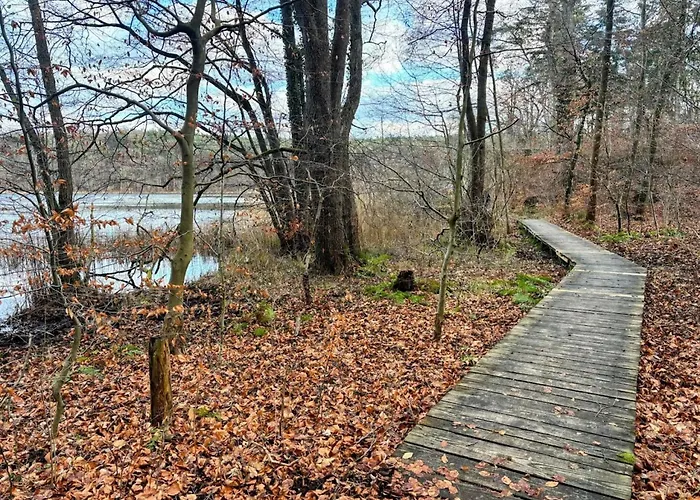 Manor Lakeside Escape Laase