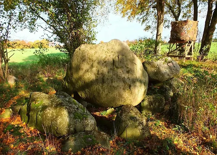 Manor Lakeside Escape 度假居